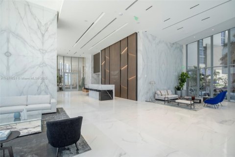 Condo in Miami, Florida, 1 bedroom  № 1898057 - photo 30