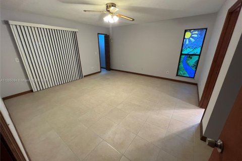 Casa en venta en Port St. Lucie, Florida, 3 dormitorios, 142.7 m2 № 1951364 - foto 21