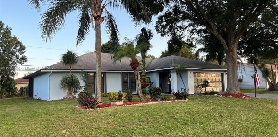 Casa en Port St. Lucie, Florida 3 dormitorios, 142.7 m2 № 1951364