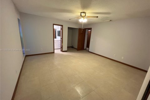 Casa en venta en Port St. Lucie, Florida, 3 dormitorios, 142.7 m2 № 1951364 - foto 23