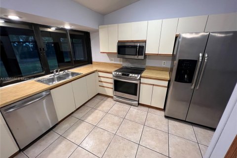 Casa en venta en Port St. Lucie, Florida, 3 dormitorios, 142.7 m2 № 1951364 - foto 3