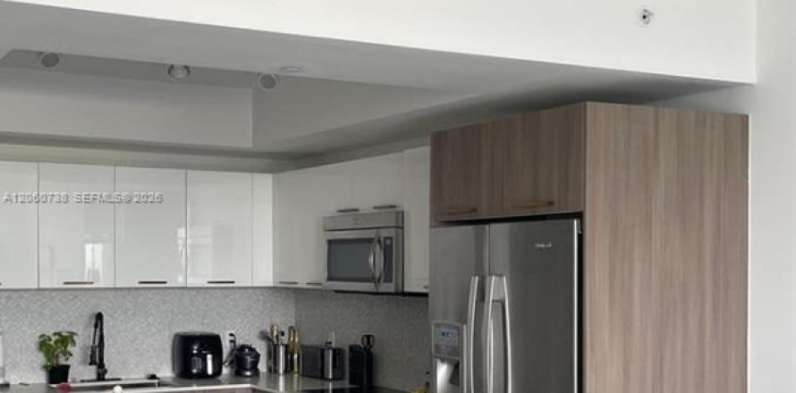Condo in Doral, Florida, 1 bedroom  № 2247670