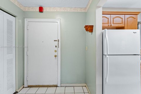 Condominio en venta en Miami, Florida, 1 dormitorio, 60.39 m2 № 2007655 - foto 11