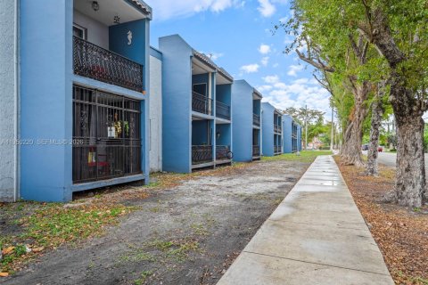 Condominio en venta en Miami, Florida, 1 dormitorio, 60.39 m2 № 2007655 - foto 26