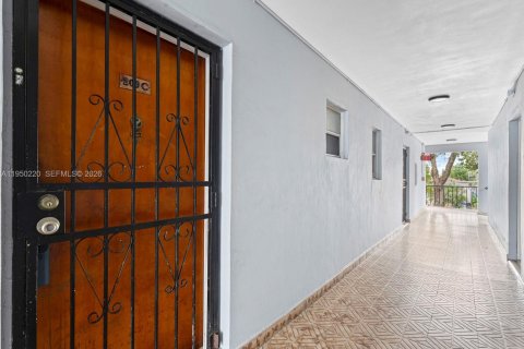 Condominio en venta en Miami, Florida, 1 dormitorio, 60.39 m2 № 2007655 - foto 5