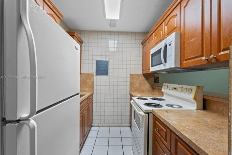 Condominio en venta en Miami, Florida, 1 dormitorio, 60.39 m2 № 2007655 - foto 7