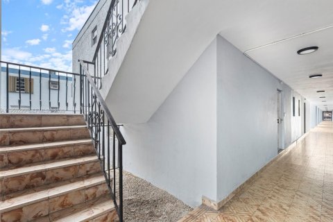 Condominio en venta en Miami, Florida, 1 dormitorio, 60.39 m2 № 2007655 - foto 3