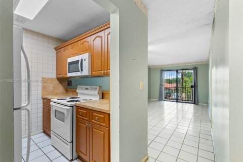 Condominio en venta en Miami, Florida, 1 dormitorio, 60.39 m2 № 2007655 - foto 6