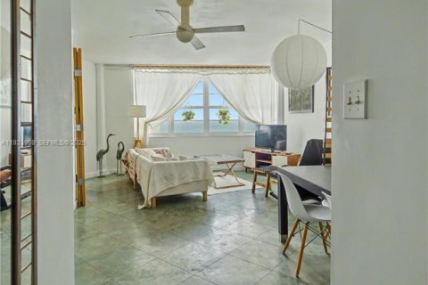 Copropriété à louer à Miami Beach, Floride: 52.95 m2 № 1982322 - photo 5