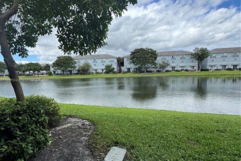 Adosado en venta en Lauderhill, Florida, 3 dormitorios, 117.06 m2 № 1949105 - foto 17