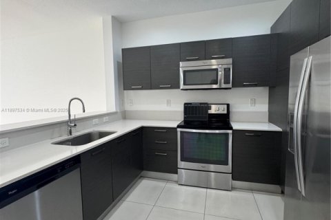 Adosado en venta en Lauderhill, Florida, 3 dormitorios, 117.06 m2 № 1949105 - foto 3