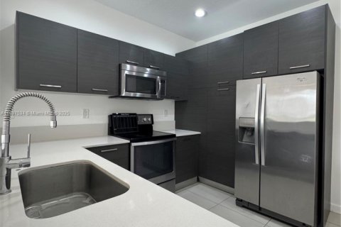 Adosado en venta en Lauderhill, Florida, 3 dormitorios, 117.06 m2 № 1949105 - foto 4