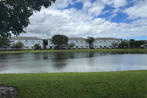 Adosado en venta en Lauderhill, Florida, 3 dormitorios, 117.06 m2 № 1949105 - foto 16
