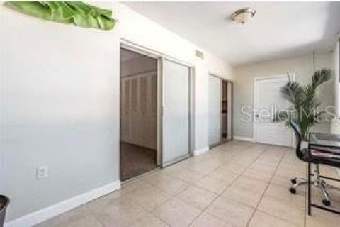 Condominio en venta en Saint Petersburg, Florida, 2 dormitorios, 105.35 m2 № 1782347 - foto 12