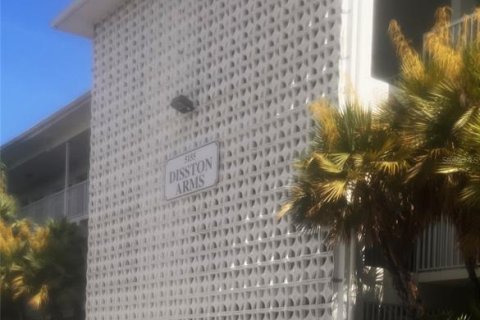 Condominio en venta en Saint Petersburg, Florida, 2 dormitorios, 105.35 m2 № 1782347 - foto 1