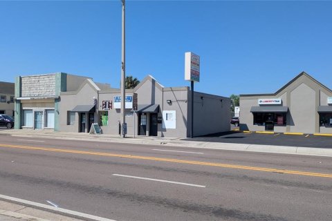 Propiedad comercial en Palmetto, Florida 48.31 m2 № 2106072