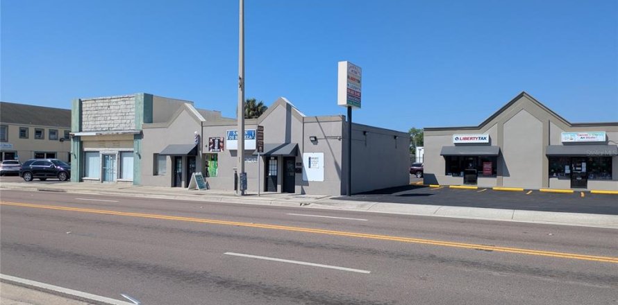 Propiedad comercial en Palmetto, Florida 48.31 m2 № 2106072