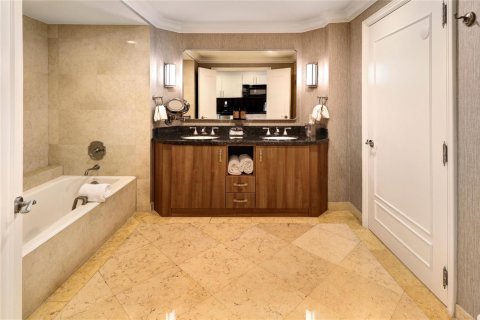 Condominio en venta en Fort Lauderdale, Florida, 1 dormitorio, 55.74 m2 № 2082849 - foto 3