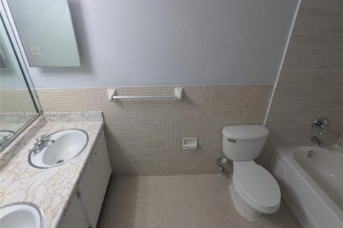 Condominio en alquiler en Miami, Florida, 1 dormitorio, 65.03 m2 № 1748498 - foto 13