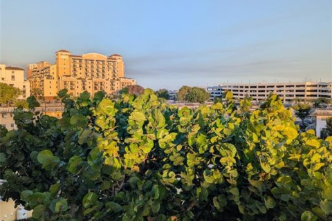 Condominio en alquiler en Miami, Florida, 1 dormitorio, 65.03 m2 № 1748498 - foto 6