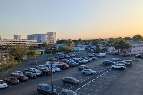 Condominio en alquiler en Miami, Florida, 1 dormitorio, 65.03 m2 № 1748498 - foto 7