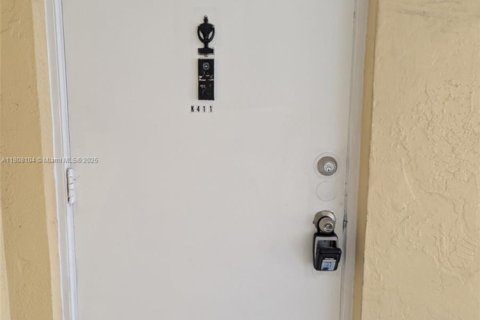 Condominio en alquiler en Miami, Florida, 1 dormitorio, 65.03 m2 № 1748498 - foto 2