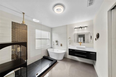 Villa ou maison à vendre à Orlando, Floride: 4 chambres, 220.36 m2 № 2198157 - photo 28