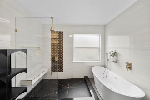 Villa ou maison à vendre à Orlando, Floride: 4 chambres, 220.36 m2 № 2198157 - photo 30