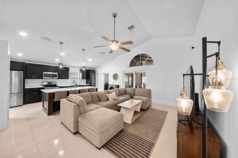 Villa ou maison à vendre à Orlando, Floride: 4 chambres, 220.36 m2 № 2198157 - photo 17