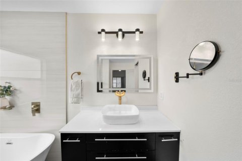 Villa ou maison à vendre à Orlando, Floride: 4 chambres, 220.36 m2 № 2198157 - photo 29
