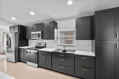 Villa ou maison à vendre à Orlando, Floride: 4 chambres, 220.36 m2 № 2198157 - photo 11