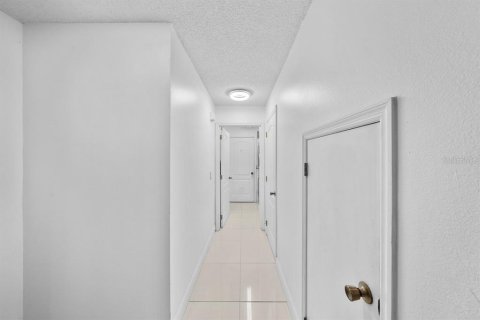 Villa ou maison à vendre à Orlando, Floride: 4 chambres, 220.36 m2 № 2198157 - photo 21