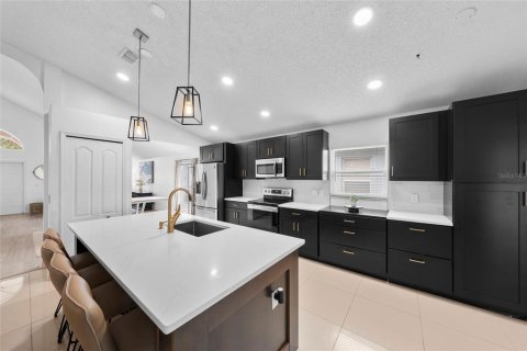 Villa ou maison à vendre à Orlando, Floride: 4 chambres, 220.36 m2 № 2198157 - photo 14