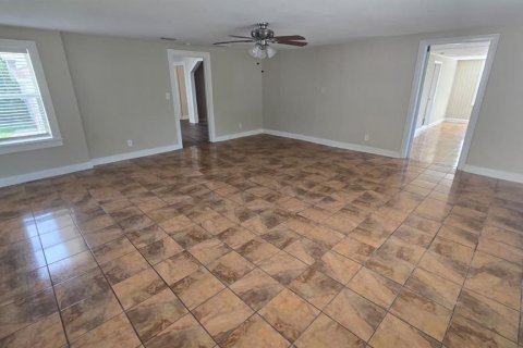 Villa ou maison à vendre à Saint Petersburg, Floride: 5 chambres, 190.82 m2 № 1898869 - photo 7