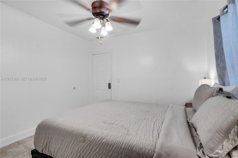 Снять в аренду виллу или дом в Майами, Флорида 2 спальни, 278.99м2, № 1994218 - фото 13