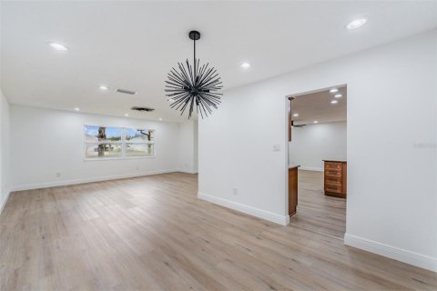 Casa en venta en Tampa, Florida, 3 dormitorios, 159.05 m2 № 1911322 - foto 7