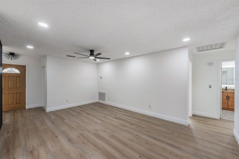 Casa en venta en Tampa, Florida, 3 dormitorios, 159.05 m2 № 1911322 - foto 13