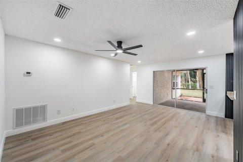 Casa en venta en Tampa, Florida, 3 dormitorios, 159.05 m2 № 1911322 - foto 15