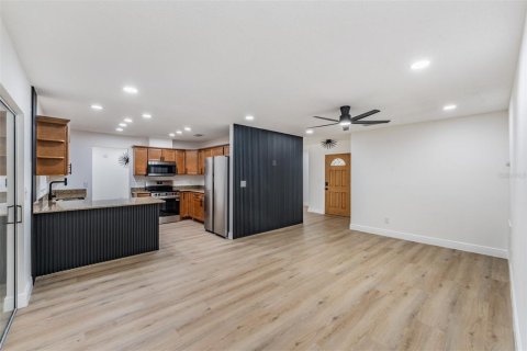 Casa en venta en Tampa, Florida, 3 dormitorios, 159.05 m2 № 1911322 - foto 14