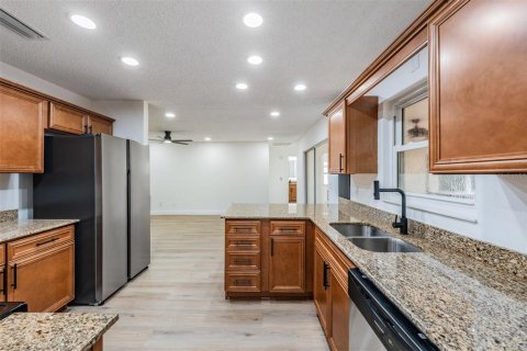 Casa en venta en Tampa, Florida, 3 dormitorios, 159.05 m2 № 1911322 - foto 8