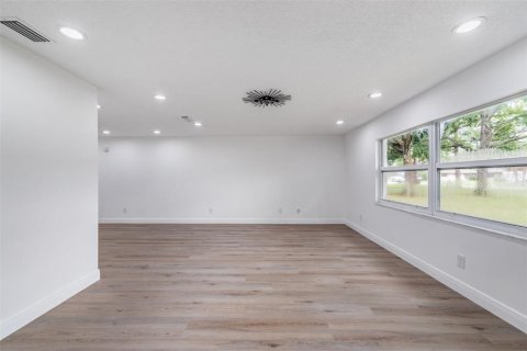 Casa en venta en Tampa, Florida, 3 dormitorios, 159.05 m2 № 1911322 - foto 3