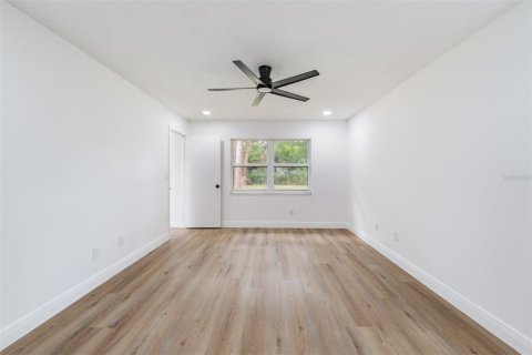 Casa en venta en Tampa, Florida, 3 dormitorios, 159.05 m2 № 1911322 - foto 21