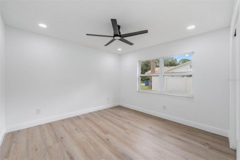 Casa en venta en Tampa, Florida, 3 dormitorios, 159.05 m2 № 1911322 - foto 16