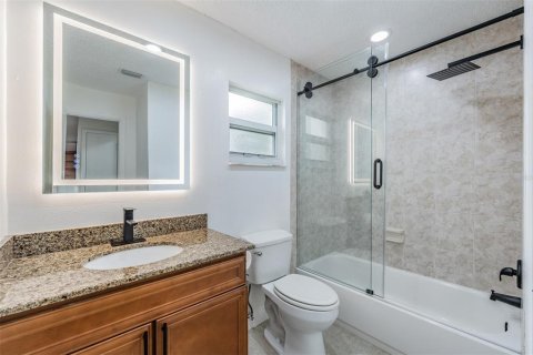 Casa en venta en Tampa, Florida, 3 dormitorios, 159.05 m2 № 1911322 - foto 17