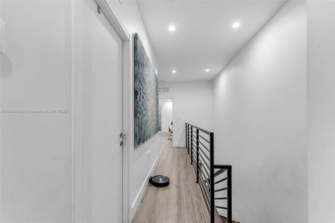 Villa ou maison à louer à Miami, Floride: 3 chambres, 210.33 m2 № 1963847 - photo 29