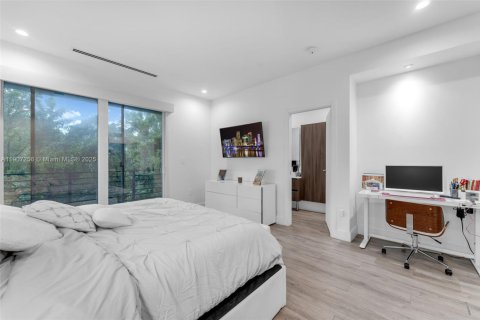 Villa ou maison à louer à Miami, Floride: 3 chambres, 210.33 m2 № 1963847 - photo 17