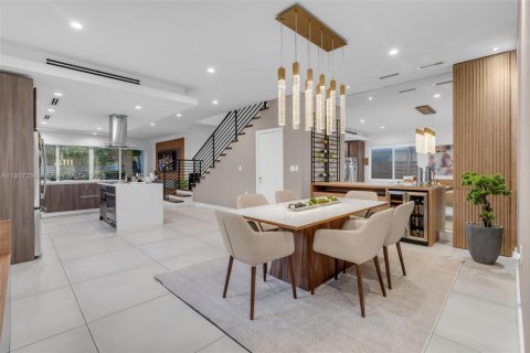 Villa ou maison à louer à Miami, Floride: 3 chambres, 210.33 m2 № 1963847 - photo 4