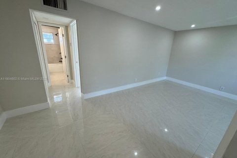 Apartamento en alquiler en Hollywood, Florida, 1 dormitorio, 65.03 m2 № 1956501 - foto 11