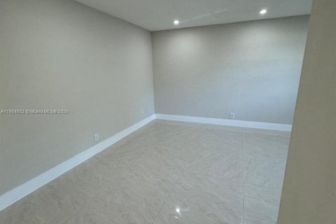 Apartamento en alquiler en Hollywood, Florida, 1 dormitorio, 65.03 m2 № 1956501 - foto 16