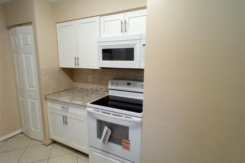 Casa en alquiler en Deltona, Florida, 3 dormitorios, 115.94 m2 № 1912965 - foto 4